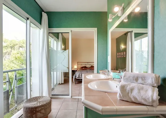 Les Pinasses By Interhome