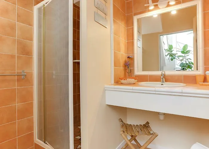 Les Pinasses By Interhome Feriehus