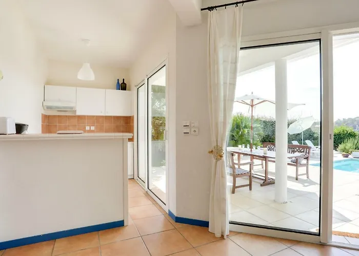 Les Pinasses By Interhome Feriehus