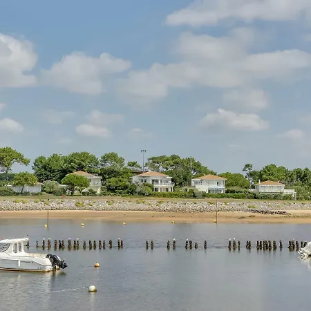 Hébergement de vacances Les Pinasses By Interhome