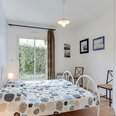 Holiday home Holiday Home Les Pinasses By Interhome *